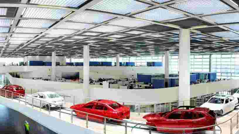 BMW suspend sa production dans 3 pays à cause d'un fournisseur — le constructeur allemand exige une compensation