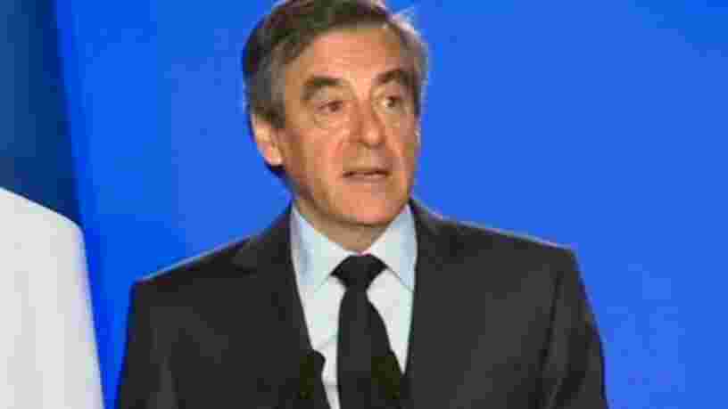 François Fillon dit qu'il maintient sa candidature à la présidentielle de 2017 après avoir reçu une convocation des juges en vue de sa mise en examen