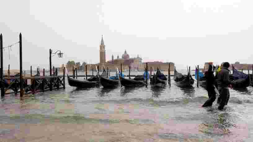 14 photos dramatiques montrent Venise sous les eaux après la pire inondation subie par la ville en 10 ans