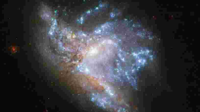 La NASA a publié une photo époustouflante qui montre 2 galaxies entrant en collision