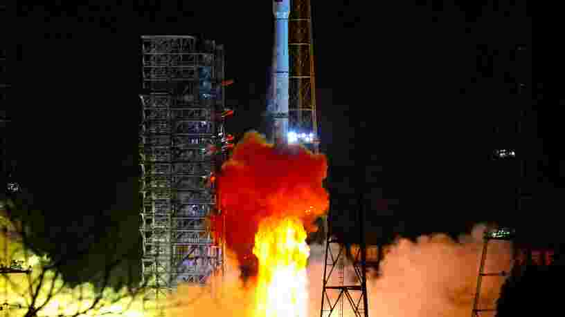 La Chine réussit une première historique en alunissant sur la face cachée de la Lune