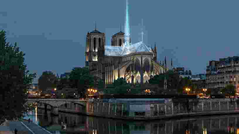 Pour la reconstruction de Notre-Dame, les architectes des Apple Store proposent un toit en verre