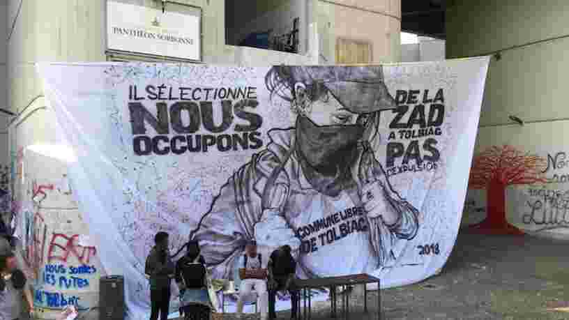 On a visité le campus de Tolbiac occupé juste avant son évacuation par les CRS — voici ce qu'on a vu