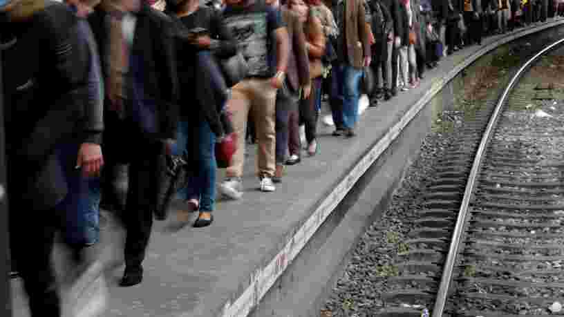 Le président de la SNCF essaie de gagner la bataille de l'opinion en disant que vous pourrez partir en vacances à moindre prix