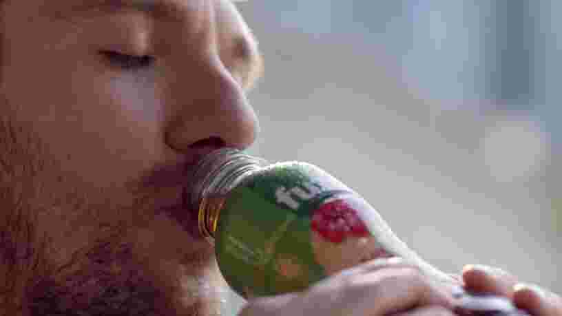 Coca-Cola construit une nouvelle ligne de production dans son usine de Socx dans le Nord — parce que les gens aiment le thé et les bouteilles en verre