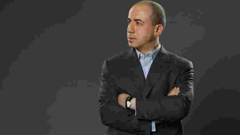 Le Kremlin a investi des 'centaines de millions' dans Twitter et Facebook à travers Yuri Milner