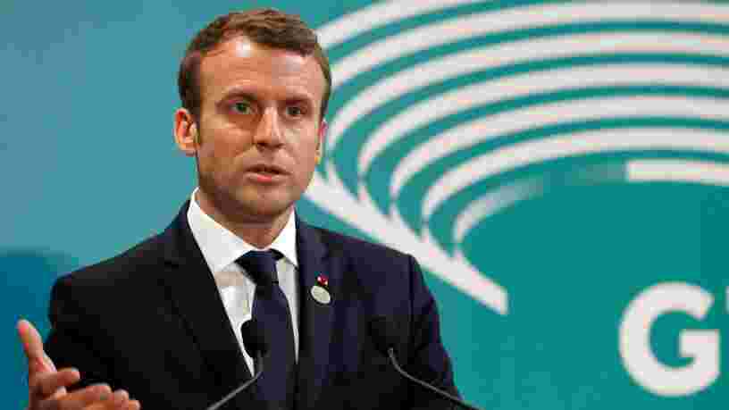 Emmanuel Macron promet un 'dialogue exigeant' pour sa première rencontre avec Vladimir Poutine