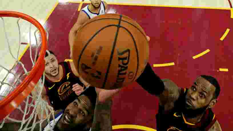 La superstar de la NBA LeBron James signe un contrat de 4 ans à 154 M$ avec les Los Angeles Lakers