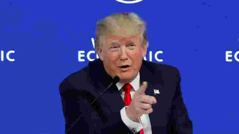 Donald Trump s'est fait huer par le public de Davos après avoir qualifié les médias de 'faux'