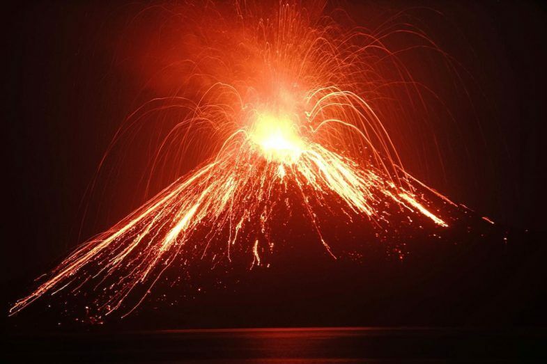 volcans en éruption