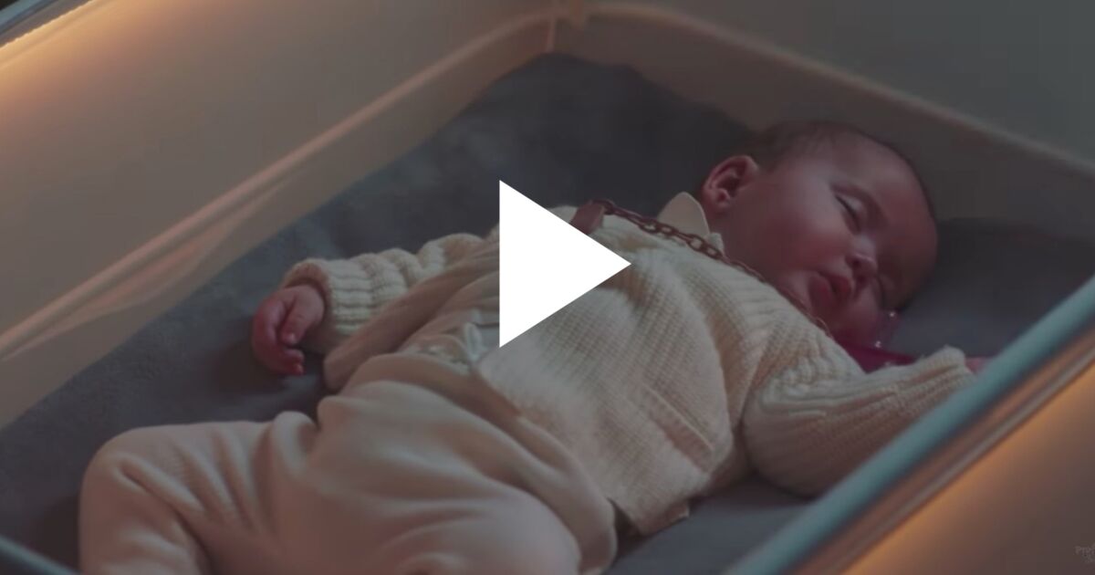 Video Ce Berceau Connecte Pour Bebe Invente Par Ford Simule Un Trajet En Voiture Pour Endormir Votre Enfant
