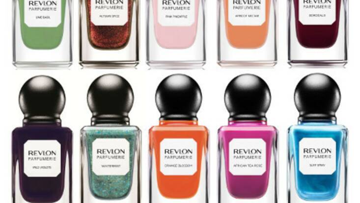 Parfumée jusqu'au bout des ongles avec Revlon