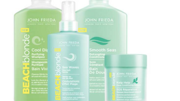 Le look wavy signe son grand retour chez John Frieda