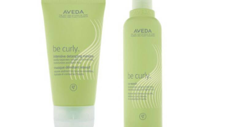 Aveda prend soin des cheveux bouclés
