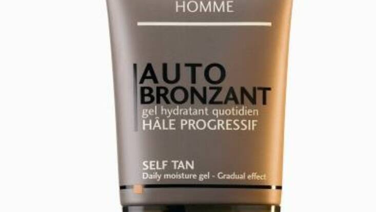 Un soin autobronzant progressif chez Lierac Homme