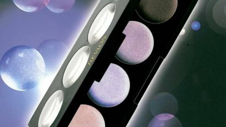 Avec Revlon, le maquillage des yeux devient un jeu d\'enfant
