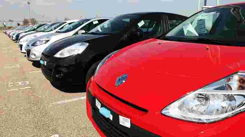 Le marché automobile français s'effondre en mars et pourrait chuter de 20% sur l'année