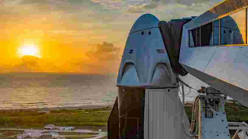 Le premier vol habité de SpaceX a été annulé juste avant le décollage et reprogrammé pour samedi en raison du mauvais temps