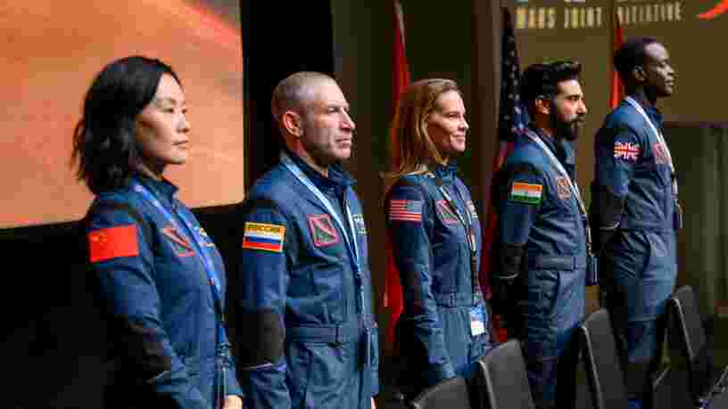 Netflix dévoile un teaser pour sa série 'Away', avec Hillary Swank en astronaute