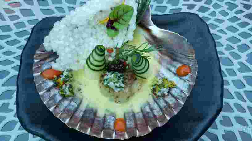 Voici le plus grand restaurant sous-marin du monde, où un repas pieds nus coûte 280 $