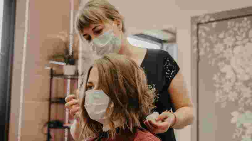 Le 'traumatisme' du Covid-19 fait perdre leurs cheveux à certains patients guéris