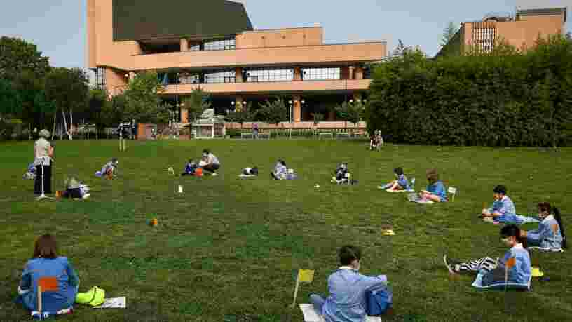 Les idées les plus étranges que les écoles du monde entier envisagent pour la rentrée