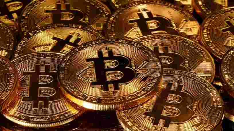 Pendant la pandémie, les jeunes investisseurs se sont jetés sur le bitcoin et les plus âgés sur l'or
