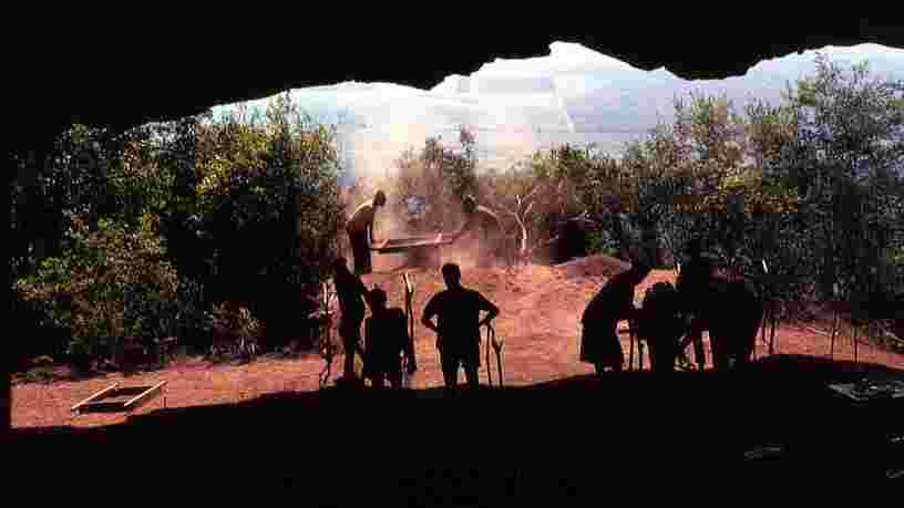 Les humains dormaient déjà dans des 'lits' il y a 200 000 ans