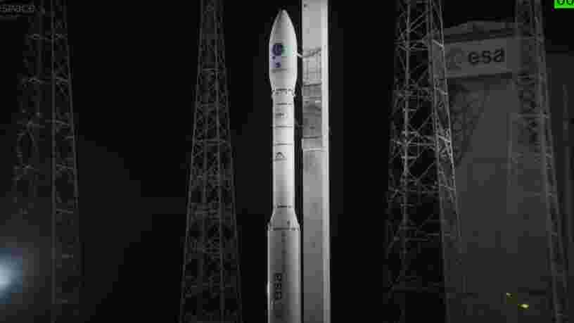 La fusée Vega d'Arianespace a placé en orbite une cinquantaine de satellites
