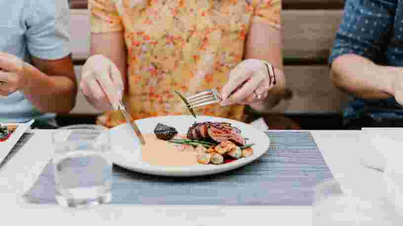 Couvre-feu : manger plus tôt le soir comme aux États-Unis peut avoir du bon, voici pourquoi