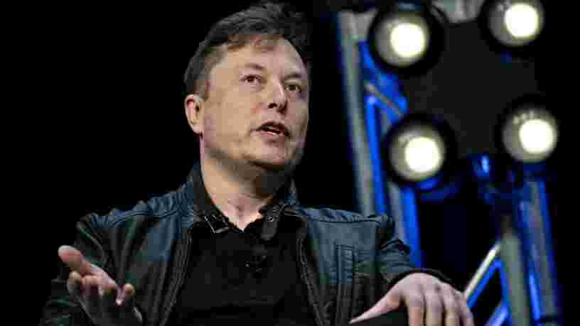 Elon Musk : 'Les gens devraient se demander si ce n'est pas leur téléphone qui les possède'