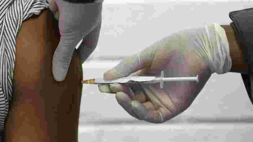 Ceux qui ont des allergies 'importantes' devraient éviter le vaccin de Pfizer, selon les autorités britanniques