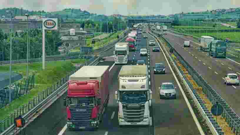 Les chauffeurs routiers coincés au Royaume-Uni devront se soumettre à un test Covid-19 rapide
