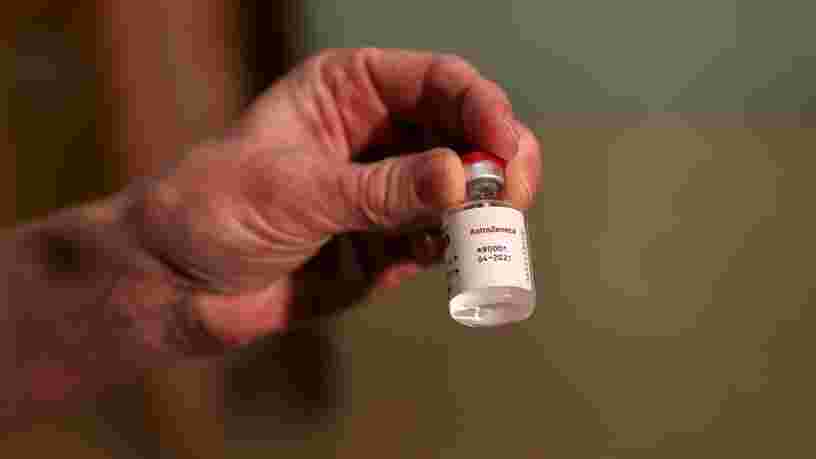 Le Royaume-Uni commence à utiliser le vaccin d'AstraZeneca et Oxford contre le Covid-19
