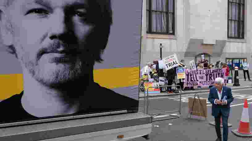 Julian Assange va rester en prison, a décidé la justice britannique