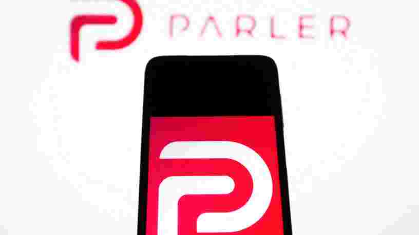 5 choses à savoir sur Parler, le réseau social préféré des Trumpistes
