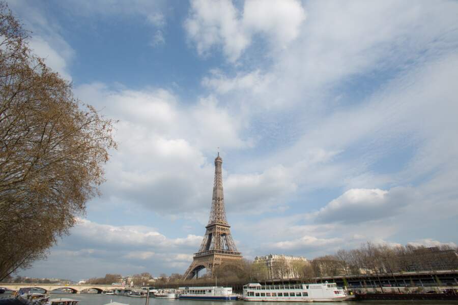 La Tour Eiffel, Paris, le 19 mars 2020, troisième jour du confinement