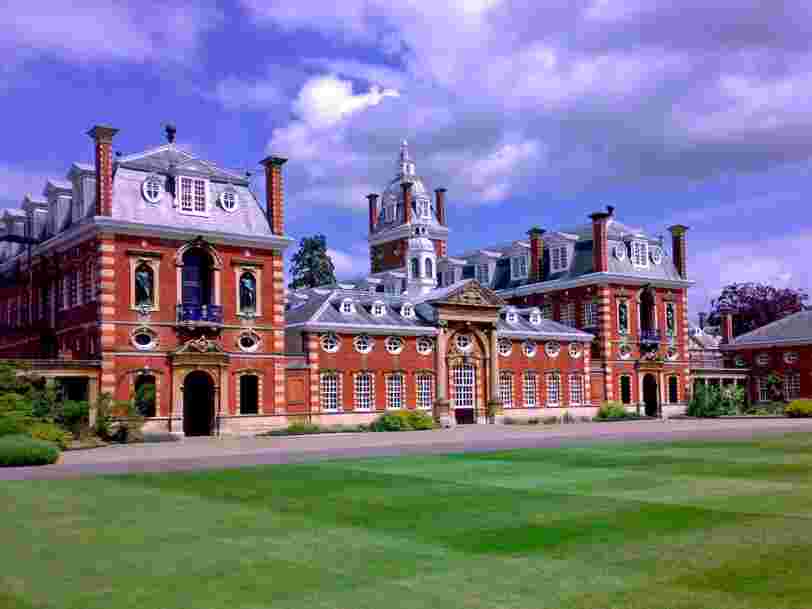 Most Expensive Non Boarding School In The World