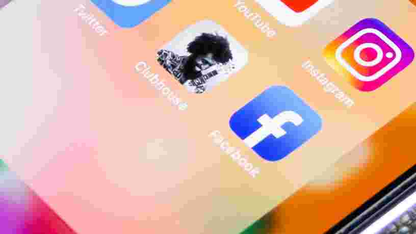 Face au succès de Clubhouse, Facebook veut créer des salons audios