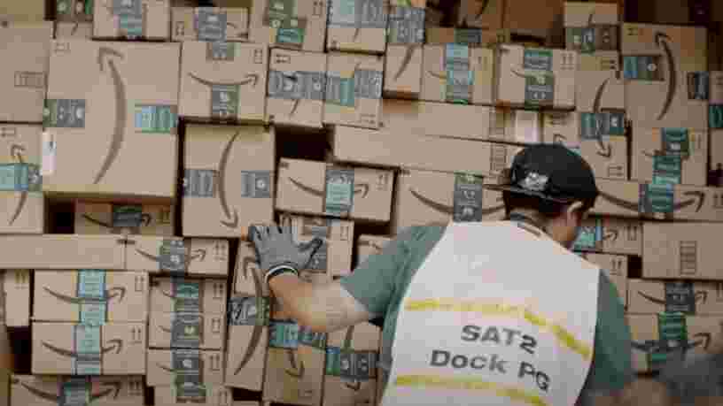 Voici les techniques d'Amazon pour vous pousser à dépenser plus d'argent
