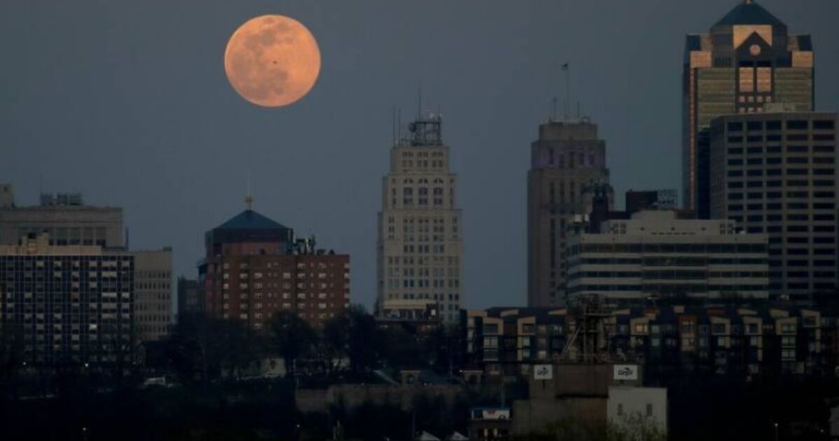 Voici Comment Reperer La Premiere Super Lune De L Annee Qui Se Levera Dans La Nuit De Lundi