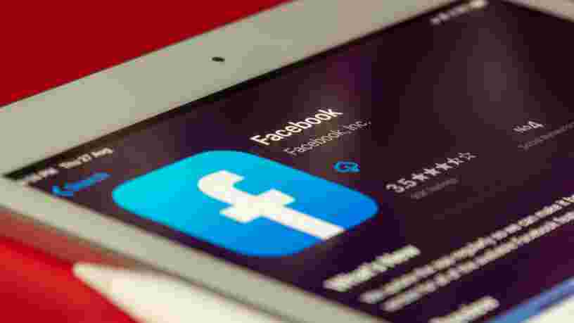 Critiqué sur sa modération, Facebook veut réduire les contenus politiques