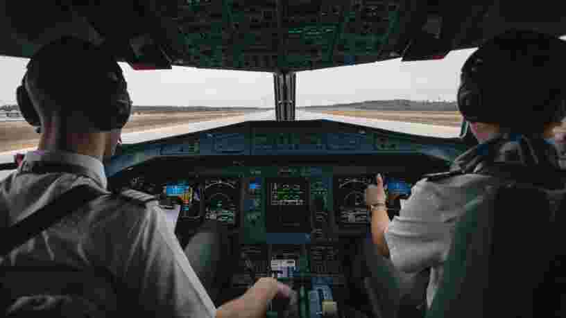 Stages antistress, livres, astuces à bord... Voici comment avoir moins peur en avion
