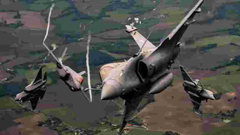 Les 10 puissances possédant le plus d'avions de chasse dans le monde