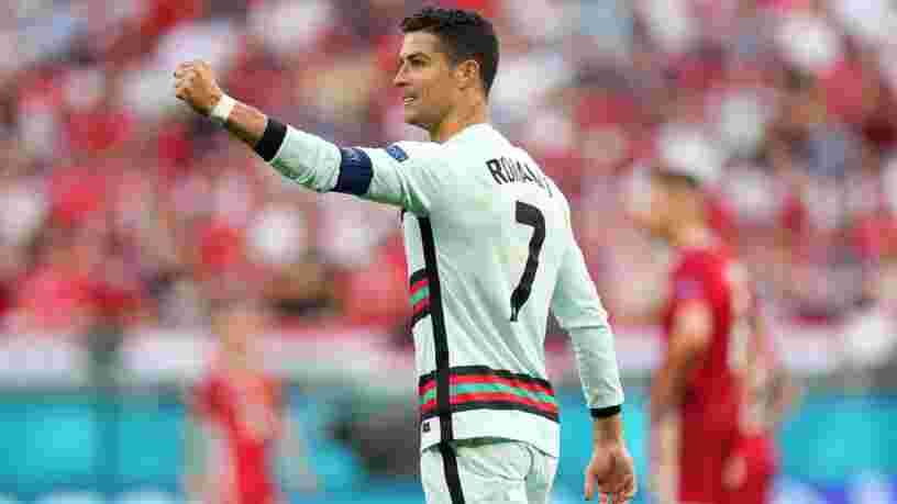 Cristiano Ronaldo refuse du Coca-Cola, la valeur boursière de la marque de soda chute de 4 Mds$