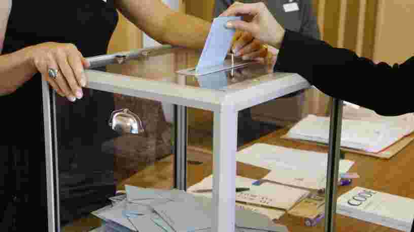 Abstention record au premier tour des régionales, LR et PS bénéficient de la 'prime aux sortants'