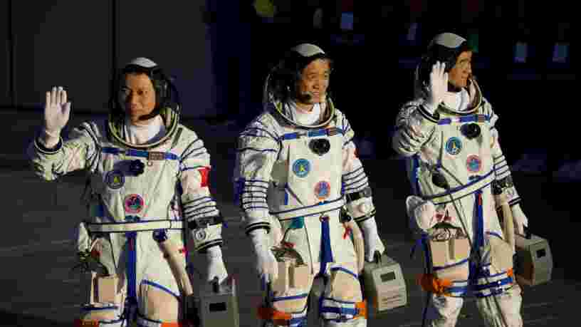 Pour Xi Jinping, les astronautes chinois dans l'espace ouvrent 'de nouveaux horizons'