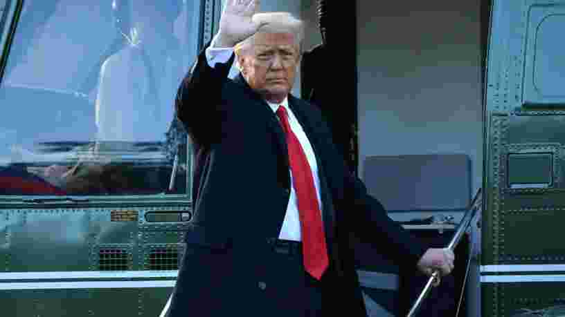 Donald Trump va porter plainte contre Facebook, Twitter et Google pour l'avoir banni des réseaux sociaux