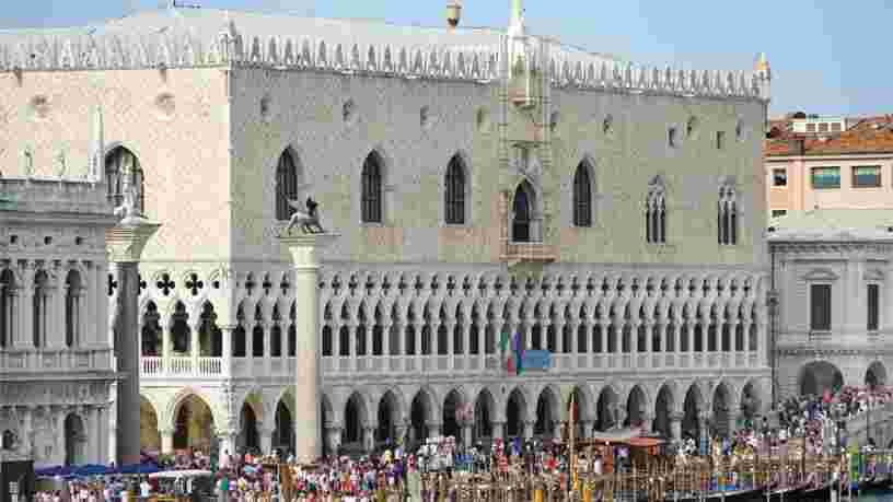 À Venise, le bannissement des grands navires de croisière du centre historique fait polémique