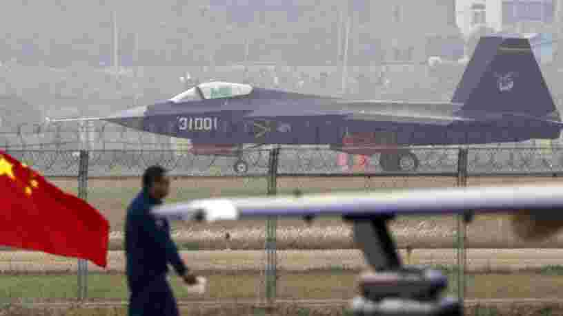 Le premier chasseur furtif chinois pour porte-avions voit le jour, mais un problème pèse encore sur lui